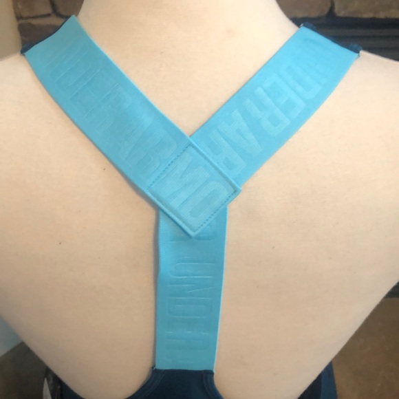 Women’s Under Armour athletic tank top, Loose fit! - Picture 5 of 8